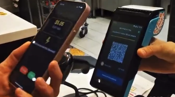 스위스 루가노시 맥도날드 내 비트코인 결제 과정(사진=비트코인매거진)