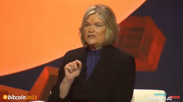 신시아 루미스 상원의원이 미국 행정부의 가상화폐 채굴 과세 계획에 반대한다는 의사를 밝혔다(사진=유튜브/ 비트코인 2023)